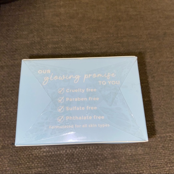 GLOW ON 5TH REFRESH + RESET Brightening Mud Mask - Picture 6 of 9